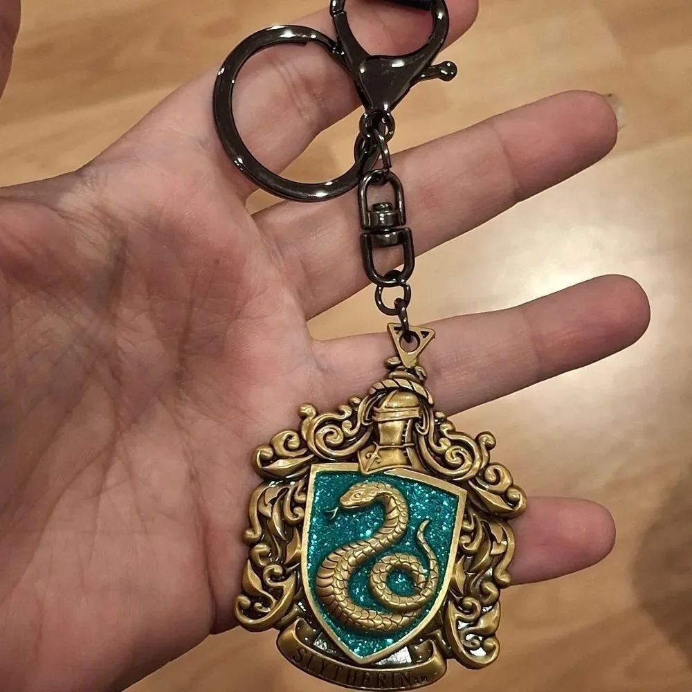 Harry Potter Slithering Keychain - Picture 2 of 5